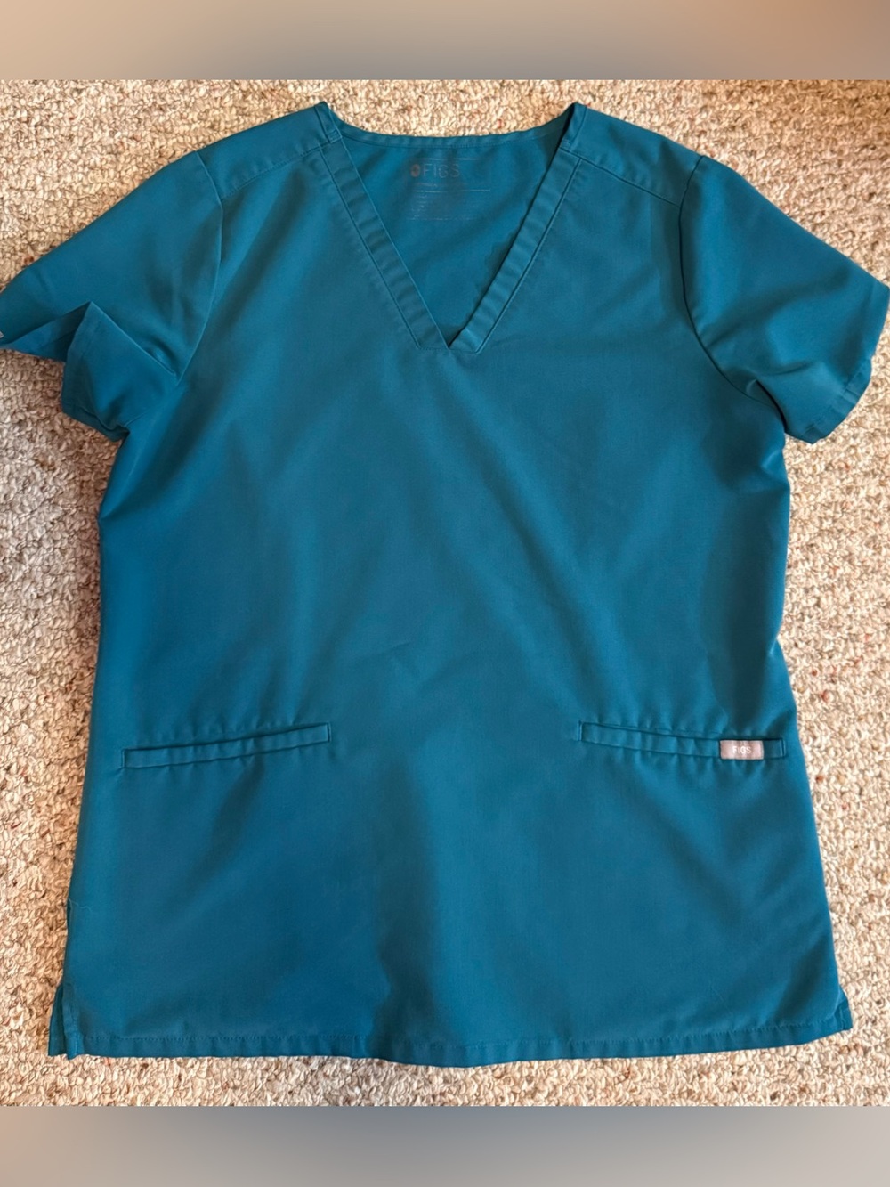 Women’s 3 pocket scrub top in Pacific Blue size M